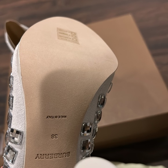 New authentic Burberry shoes - Picture 10 of 11